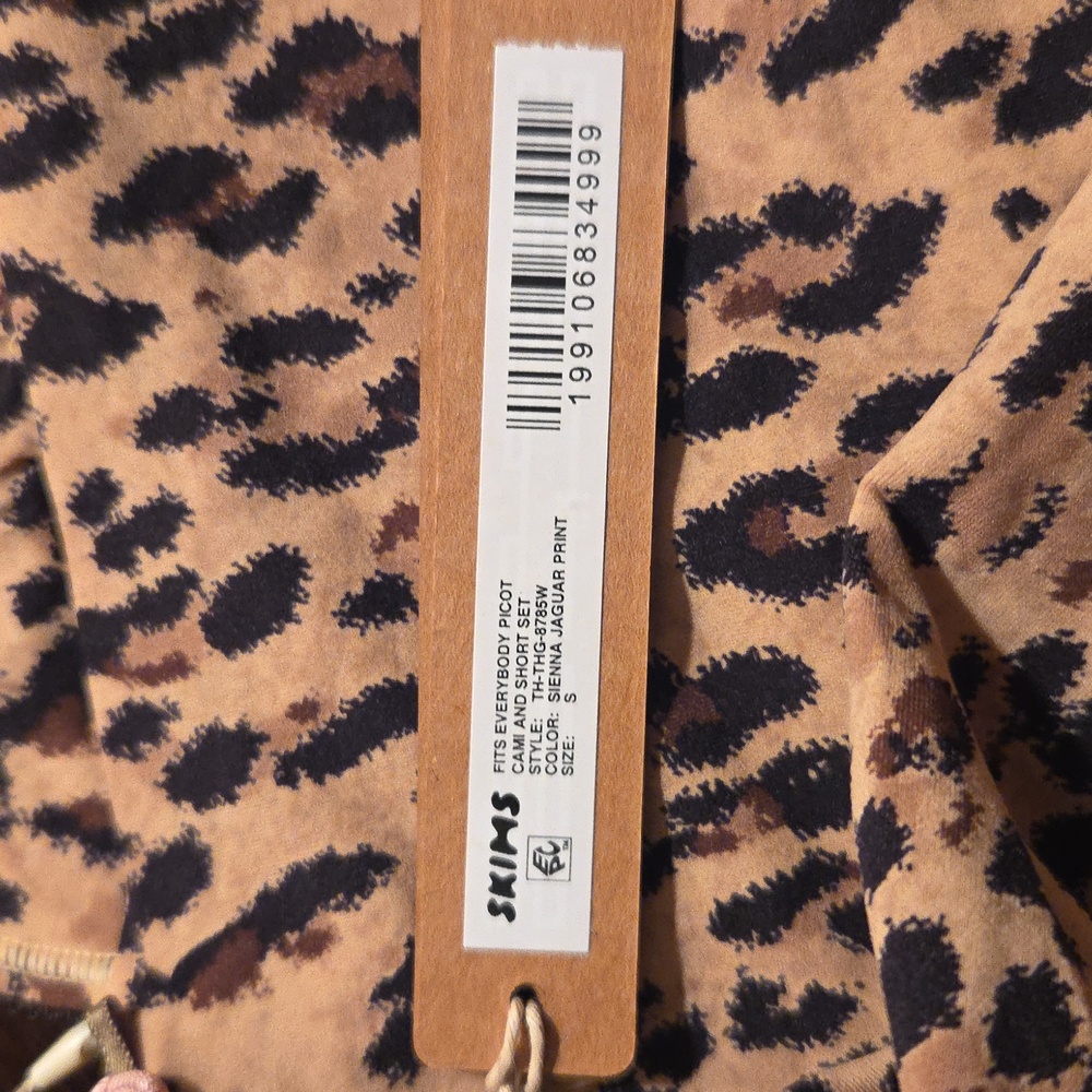 SKIMS Fits Everybody Picot CAMI & SHORTS "SET" !!! In Sienna Jaguar Print - Picture 2 of 11